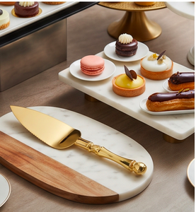 Servidor de pastel de oro clásico Hermosa herramienta de corte de pastel adecuada para uso diario Bodas Aniversarios Cumpleaños y eventos familiares - Product Image 3