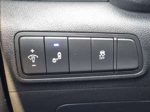 Tucson Gris Claro Usado 2018, SUV Diésel Económico 1.7L 2WD Automático, Llantas de Aleación R17, Vehículo Crossover Compacto de 5 Asientos - Product Image 4