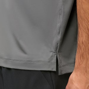 Camiseta Deportiva ZM-1592 para Hombre con Aberturas Laterales, Transpirable, Elástica en 4 Direcciones, Cuello Redondo y Manga Corta para Gimnasio y Running - Product Image 4