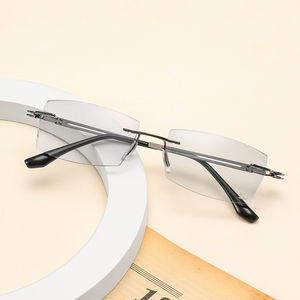Gafas Rectangulares Sin Montura con Corte de Diamante, Anti Luz Azul, Ligeras (19g), Unisex, Patillas Metálicas, Lentes de PC - Product Image 6