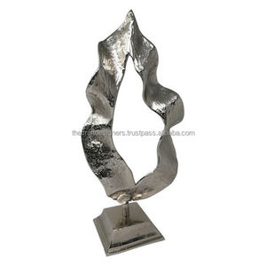 Accent décoratif en métal enduit d'argent Objet décoratif et sculpture en fonte d'aluminium super tendance Artisanat et modèle Prix bas - Product Image 1