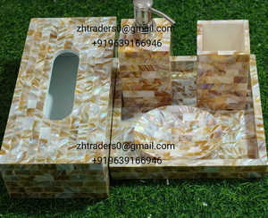 Juego de baño de 4 piezas con incrustaciones de perlas blancas hechas a mano, dispensador de jabón de lujo, vaso, soporte y colección de bandejas - Product Image 1