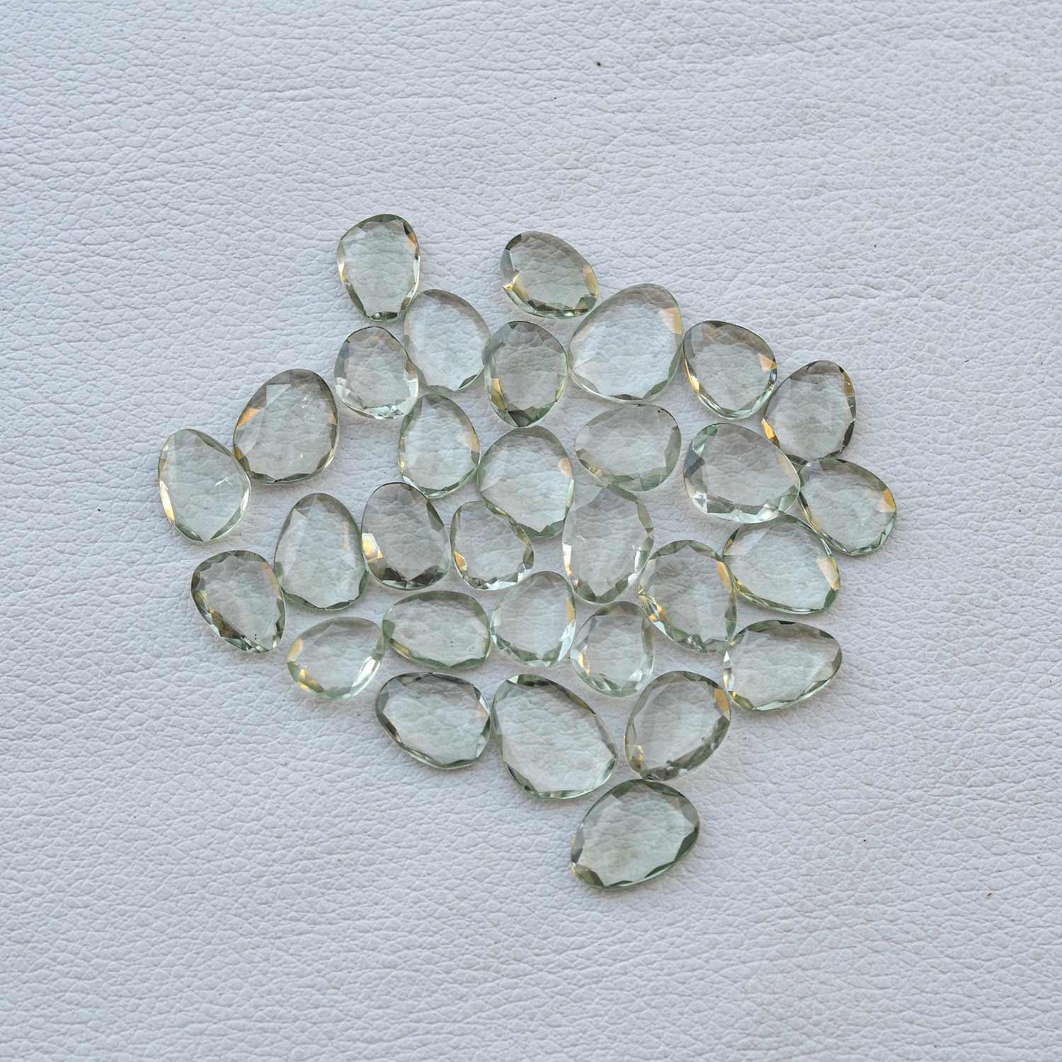 สีเขียว