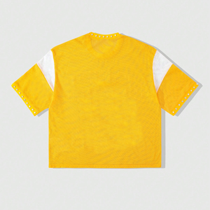 Camiseta de punto amarilla de manga corta con cuello redondo para hombre, corte holgado, ribete en contraste, diseño casual de bloques de color sólido - Product Image 2