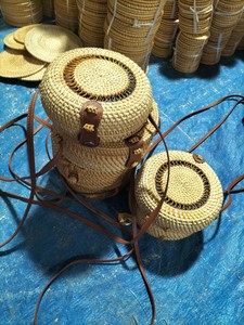 Sac en rotin tissé écologique Matériau en bambou paille du Vietnam parfait pour les sacs à main de voyage à la mode et le style estival pour les dames décontractées - Product Image 6