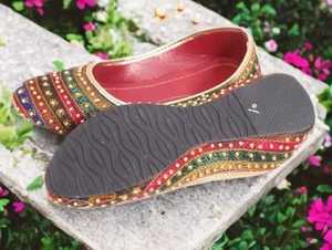 Handmade Ladies Khussa Embroidered Pumps Traditional Pakistani Flats Elegant Ethnic Wedding Footwear Wholesale OEM ODM - Product Image 3