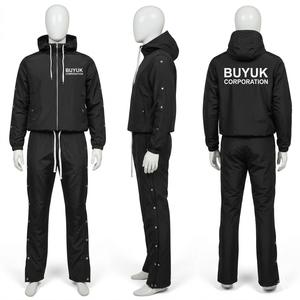 Ensemble survêtement coupe-vent à capuche streetwear pour homme, marque personnalisée, 100% coton, extensible dans les quatre sens, imperméable, délavé à l'acide, couleur unie - Product Image 1