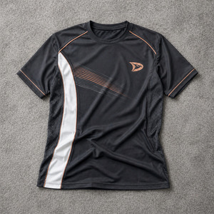 เสื้อโปโลแพเดลสุดหรูสีชาร์โคลโรสโกลด์เมทัลลิก แต่งขอบด้วยผ้า REPREVE โพลีเอสเตอร์ผสมสแปนเด็กซ์ ให้ประสิทธิภาพสูง - Product Image 1