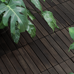 30 Pezzi Piastrelle a Incastro per Esterni con Motivo a Strisce 30x30 cm Marrone Scuro in Legno Duro di Acacia per Patio e Balcone - Product Image 2