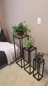 Support de base pour fleurs en fer forgé, conçu pour soutenir les pots de plantes et les arrangements floraux décoratifs - Product Image 4