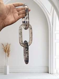 Sculpture d'anneaux entrelacés en résine rose peinte à la main, personnalisable, décoration artistique pour la maison, moulage en époxy DIY, forme irrégulière - Product Image 4
