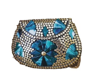 Bolso de mano redondo de metal con tachuelas chapadas en oro y diseño de estrellas a la moda - Product Image 5