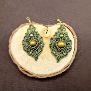 ต่างหูห้อยระย้าทำมือประดับหินไทเกอร์อายชุบทองวินเทจ สไตล์โบโฮ เครื่องประดับหินธรรมชาติจากช่างฝีมือ ขายส่ง - Product Image 1