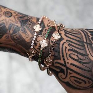 Pulsera de tenis de plata 925 con moissanita brillante y diamantes engastados en oro rosa, estilo trébol, para hombre, joyería de hip hop de rapero a la moda, para boda - Product Image 1