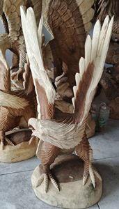 Sculpture d'aigle en bois faite à la main, figurine sculptée, décoration animale traditionnelle pour la décoration de la maison - Product Image 3