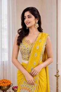 Sari de Seda Crepé Premium Amarillo Bordado con Diseño de Pallu Estampado para Bodas y Fiestas Indias, Ropa Étnica Femenina - Product Image 4
