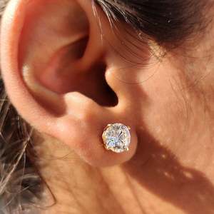 Pendientes de plata de ley 925 con moissanita redonda, color D, VVS, con cierre de rosca, solitarios, para mujeres y hombres - Product Image 2