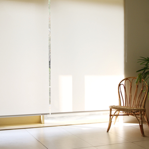 Persiana enrollable CHANGANE Pastel, fabricada en Corea, con control remoto, para día y noche, elegante, de poliéster, con aspecto limpio, que optimiza el espacio, de doble capa. - Product Image 4