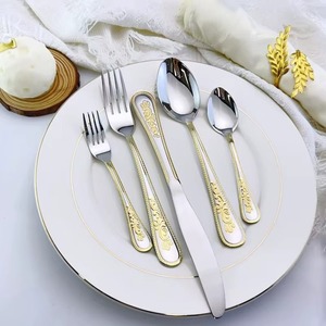 Juego de cubiertos elegante y con un diseño sofisticado, ideal para eventos de catering y apto para todas las ocasiones. - Product Image 4