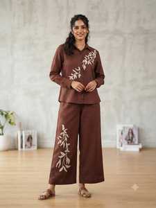 Conjunto de camisa y pantalones de algodón bordado marrón para mujer, manga larga, cuello vuelto, corte holgado, informal, para todas las estaciones - Product Image 6