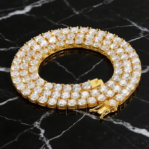 Cadena de tenis de diamantes de la mejor calidad en plata de ley con diamantes redondos brillantes disponible a un precio asequible. - Product Image 5