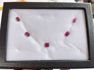 Conjunto de Joyería de Lujo Premium para Mujer con Rubíes Naturales de Liberia de 12.30 Quilates, Construcción en Aleación de Metales Preciosos - Product Image 3