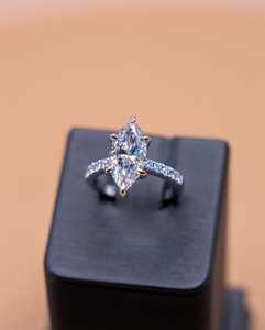 Anillo de Compromiso de Plata 925 con Moissanita Corte Marquesa VVS Color D de 4CT para Mujer, Anillo de Boda, Listo para Enviar - Product Image 2