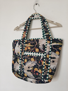 Bolso Tote Mediano Acolchado Azul Oscuro Shree Balajee Garments Bird con Cierre de Cremallera y Asas Dobles para Compras Diarias Reutilizables - Product Image 6