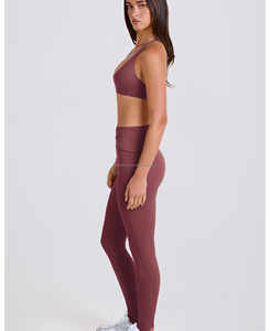 Ensemble de yoga sportif pour femmes, legging taille haute longueur genou, motif uni, respirant, Spandex/Nylon, séchage rapide à l'avant, haute qualité - Product Image 4