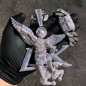 Colgante de Lujo con Arcángel San Miguel, con Incrustaciones de Diamantes, con Iniciales Personalizadas, Joyería Hip Hop VVS - Product Image 3