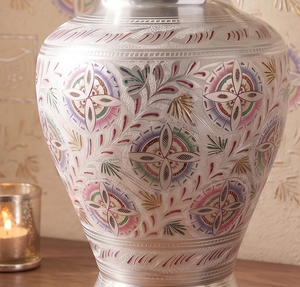 Urnes funéraires commémoratives pour cendres d'adultes en laiton, style unique, design artisanal - Product Image 6