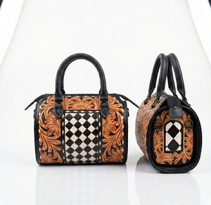 Sac de voyage en cuir de luxe, motif floral orange et à carreaux noirs, fermeture éclair, design durable - Product Image 3