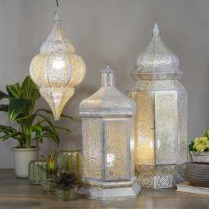 Lanterne rectangulaire élégante en métal blanc marocain avec bougie pour la décoration de la maison - Product Image 3