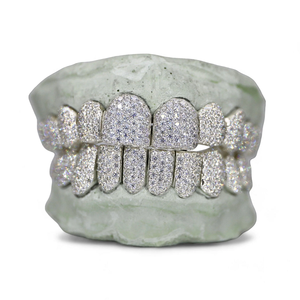 Juego de Grillz Dentales de Plata de Ley Chapada en Oro de 18K con Moissanita Iced Out, Estilo Hip Hop Unisex, Joyería Corporal Superior e Inferior - Product Image 1