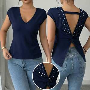 Haut basique à manches courtes et bords sans couture. - Product Image 1