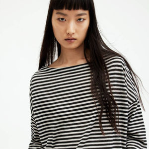 เสื้อยืดผู้หญิงผ้าฝ้ายยืดหยุ่น 100% ทรงหลวม ดีไซน์ใหม่ล่าสุด สีพื้น ใส่สบาย ระบายอากาศ แห้งเร็ว รับผลิตตามแบบ - Product Image 6