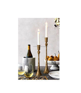 Portavelas tradicional de latón macizo diseñado para un ambiente lujoso en mesas de boda étnicas y ceremonias religiosas - Product Image 1