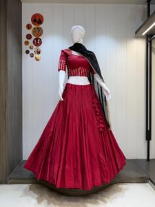 Lehenga Choli en soie rouge avec dupatta noir, tenue de mariage indienne traditionnelle, robe ethnique pour femmes, longueur au sol - Product Image 1
