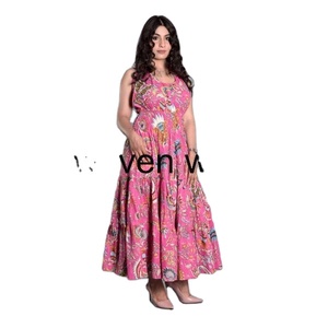 Vestido de algodón de verano para mujer, vestido informal floral con bloques a mano en tallas grandes disponibles para la temporada de primavera - Product Image 1