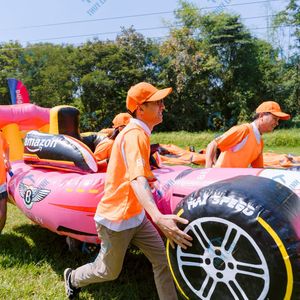 Coche de Carreras F1 Inflable para Team Building con Impresión UV, Bomba de Aire Eléctrica de Más de 12 pies, Estilo de Vida al Aire Libre, Vietnam, Thuy Linh - Product Image 6