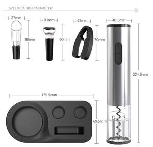 Colección de abridores de vino automáticos inalámbricos con boquilla vertedora, tapa selladora al vacío y cortador, base negra moderna - Product Image 2