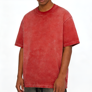 T-shirt personnalisé pour homme, coupe oversize, 100% coton, tissu épais 260 g/m², motif patchwork, impression DTG, tendance streetwear, effet délavé, modèle vierge - Product Image 1