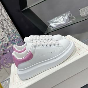 รองเท้าผ้าใบลำลองแฟชั่นดีไซเนอร์ คูตูร์ โลโก้  ทันสมัย คุณภาพสูง หลากหลายรุ่น หนังวัว  แบบผูกเชือก - Product Image 6