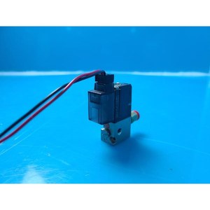 Válvula Solenoide de 3 Puertos SMC NVZ110 NVZ110-5MZ2-M5-X51, Usada, Piezas de Equipos Semiconductores Legacy - Product Image 3
