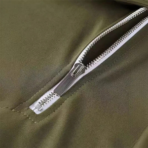 Polo de Manga Corta para Hombre, Color Verde Oliva, Cierre de Cremallera, Tejido de Punto, Secado Rápido, Color Sólido, Corte Regular, OEM ODM - Product Image 4