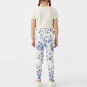 Leggings élégants pour filles, en tissu doux, respirant et écologique, parfaits pour l'école, le sport, les activités de plein air et le confort quotidien. - Product Image 4