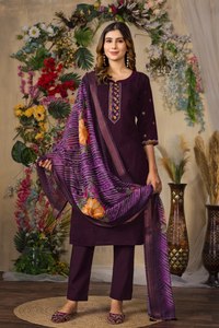 Conjunto de Kurti y Pantalón de Seda Romana de Viscosa al por Mayor con Bordado Multihilo, Ropa Étnica India Premium para Exportación - Product Image 1
