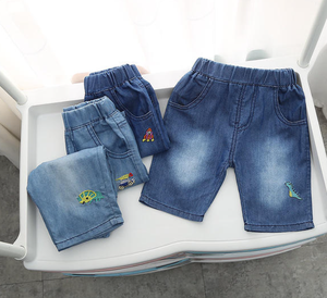 Shorts en jean pour garçons avec broderie de dessins animés, taille élastique, décontractés, en coton lavé - Product Image 1