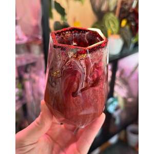 Vase en résine moderne pour accent décoratif de pièce - Product Image 2