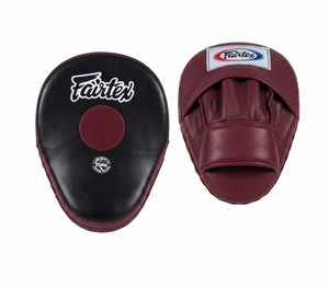 Mitaines de boxe en cuir Fairtex pour Muay Thai, Kickboxing, MMA, entraînements professionnels et entraînement des entraîneurs - Product Image 4